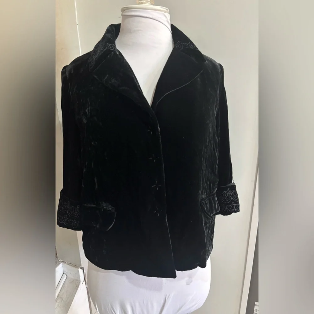 TAHARI Black Velvet Blazer Sz S/M(Estimated)
